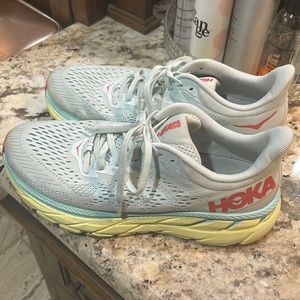 Hoka Clifton 7 - size 9
